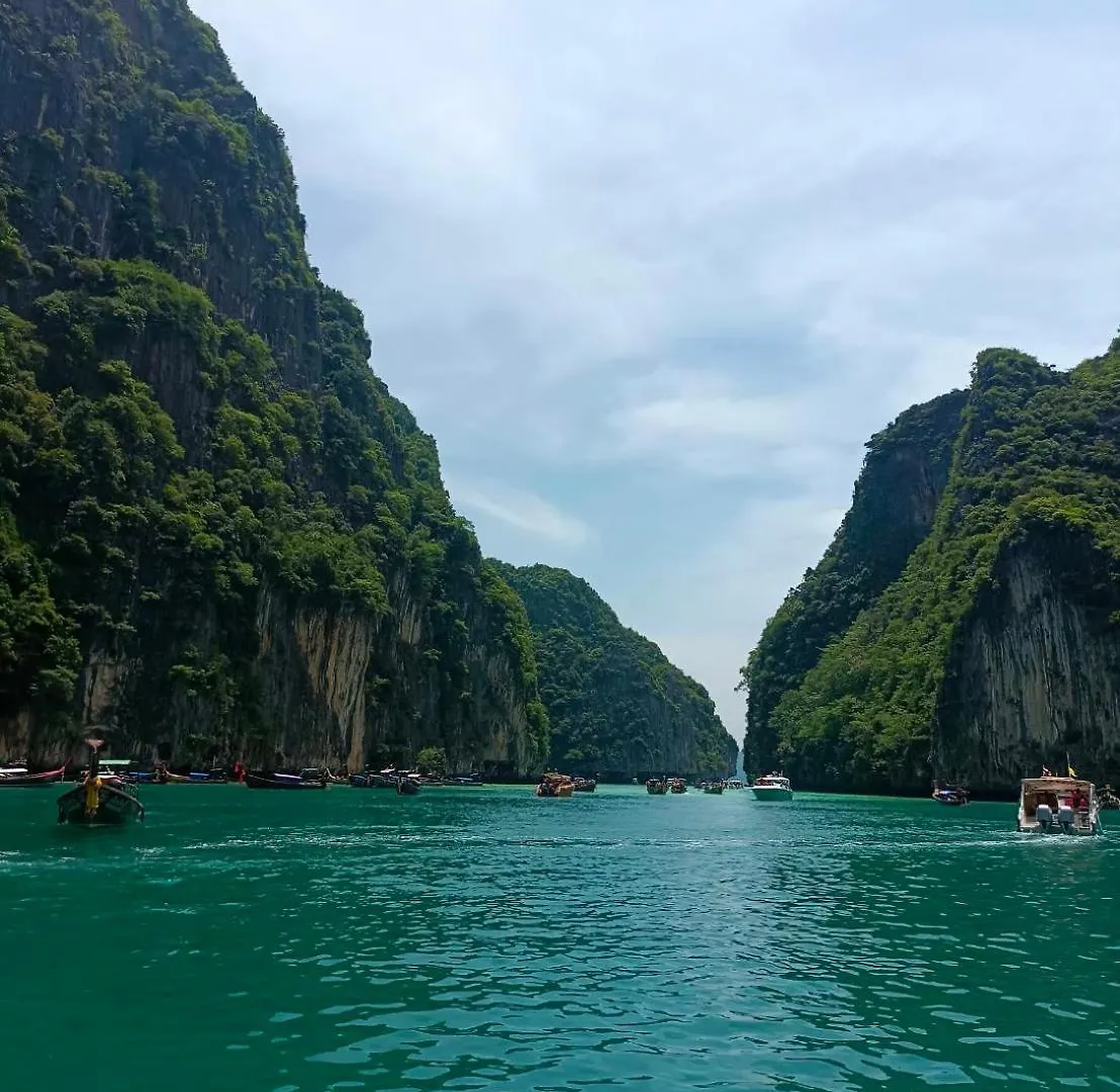 班泰兰塔度假别墅 Ko Lanta 4*,